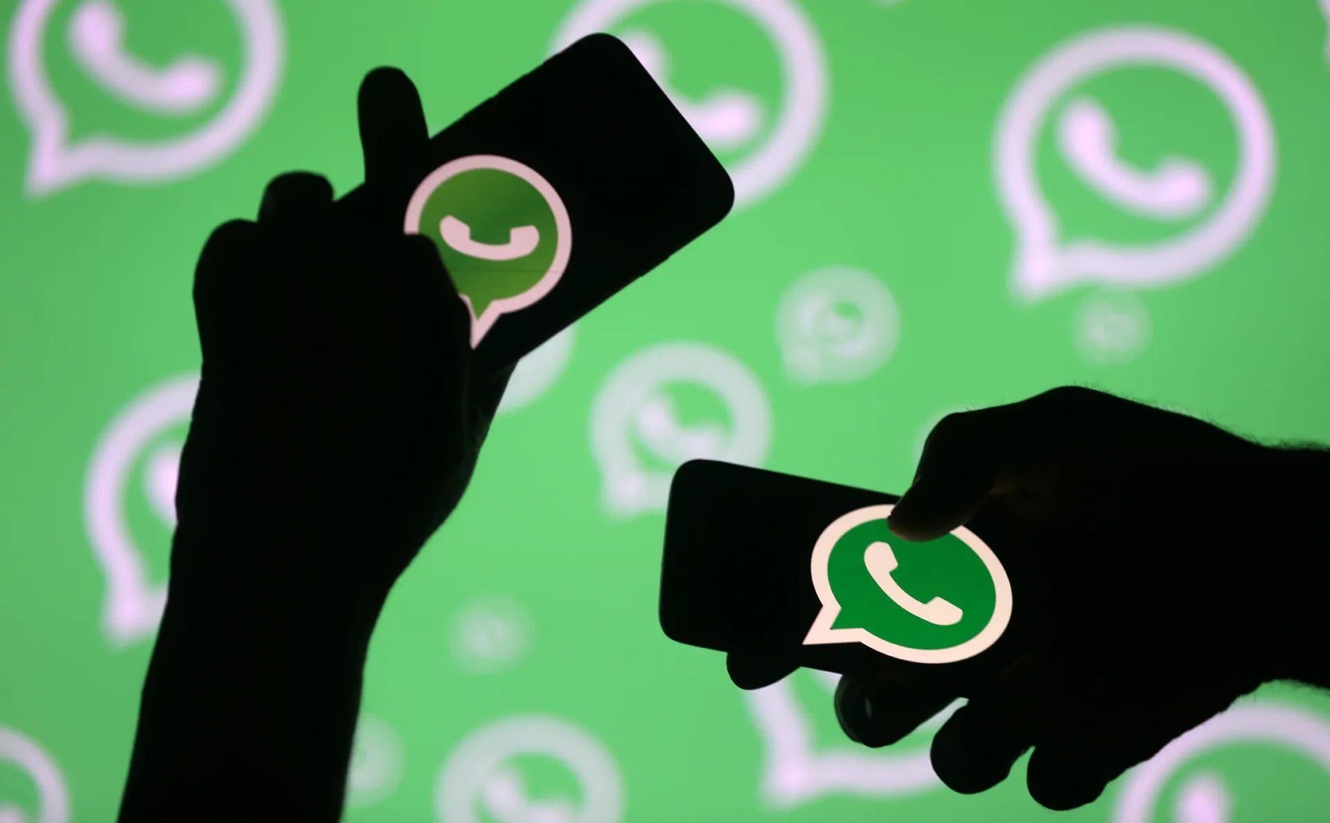 WhatsApp запускает запрос информации об учетной записи на рабочем столе