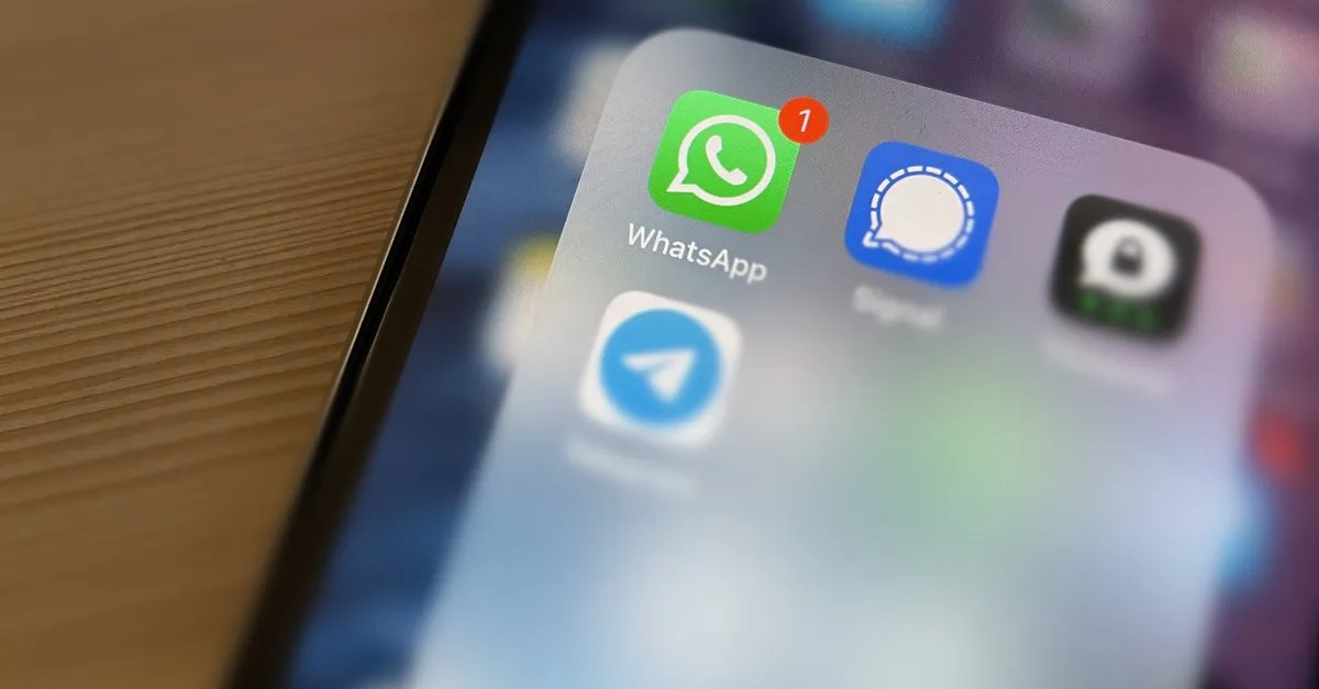 Новости недели в WhatsApp: пересылка медиа с подписью и ссылками на звонки