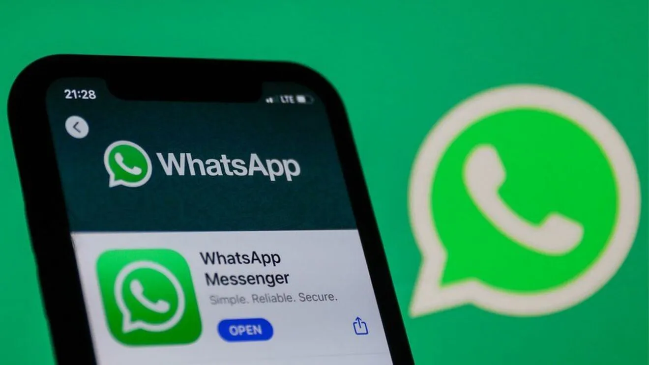 WhatsApp тестирует новый цвет пузырьков для темного режима