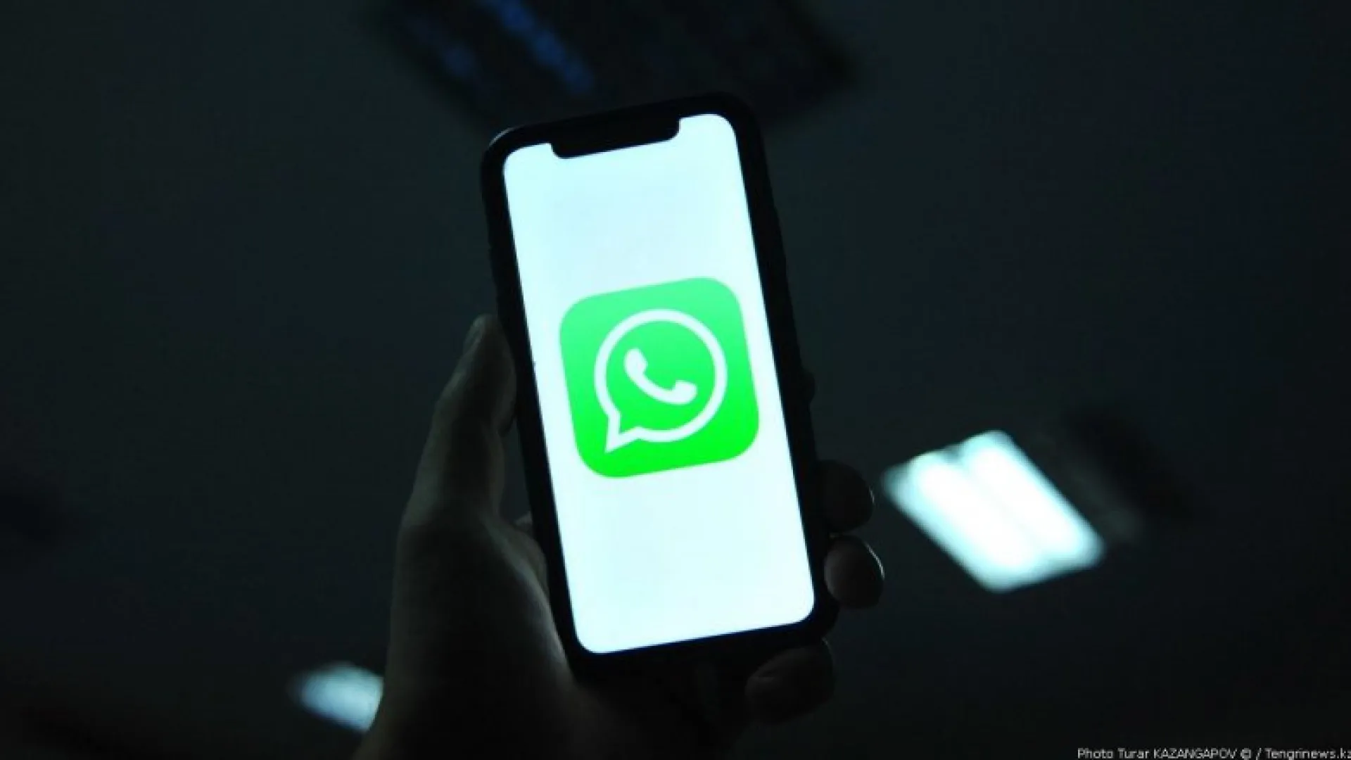 WhatsApp работает над новой боковой панелью и функцией фильтра группового чата для веб-клиента.